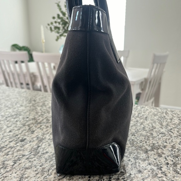 Gucci Sherry Line Black & White Patent Leather Canvas Shoulder Tote - Picture 5 of 16